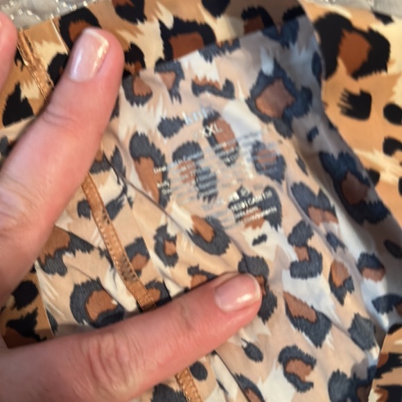 Knix leakproof thigh saver short in papaya leopard size xxxl - Picture 2 of 5